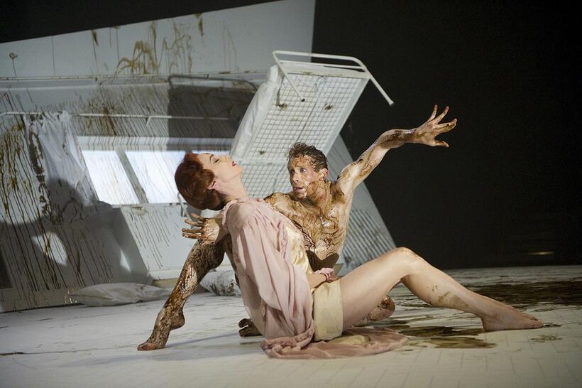 The Metamorphosis (Nina Goldman, Edward Watson). Foto: Tristram Kenton.